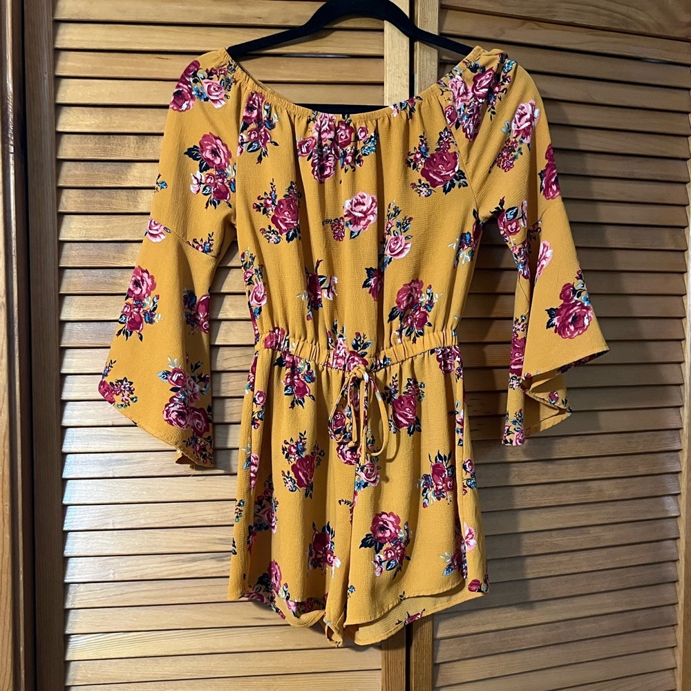 🔥 No Boundaries Floral Off Shoulder Romper